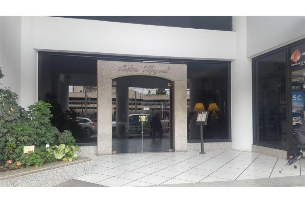 Departamento En Microcentro Con Cochera *
